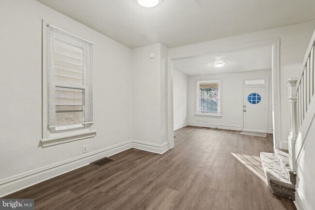 Foto del edificio - 335 Poplar St