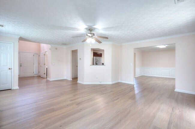 Foto del edificio - 665 Walnut Creek Dr NW