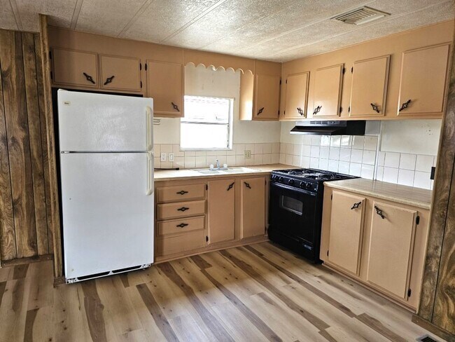 Foto del edificio - Affordable Mobile Home in El Rio park.