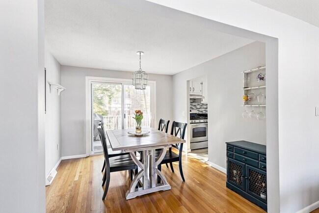 Building Photo - 33 Westgate Rd