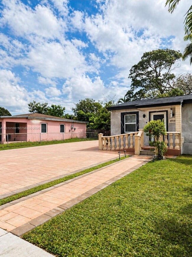 Foto del edificio - 15121 NW 29th Ave