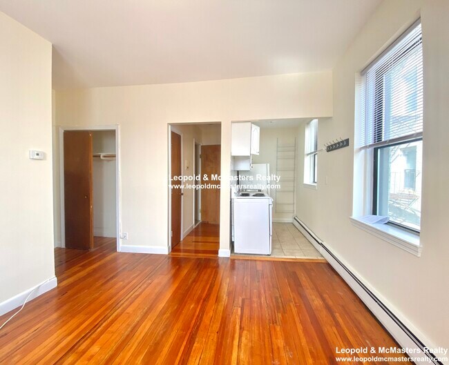 Foto del edificio - 64 Brighton Ave