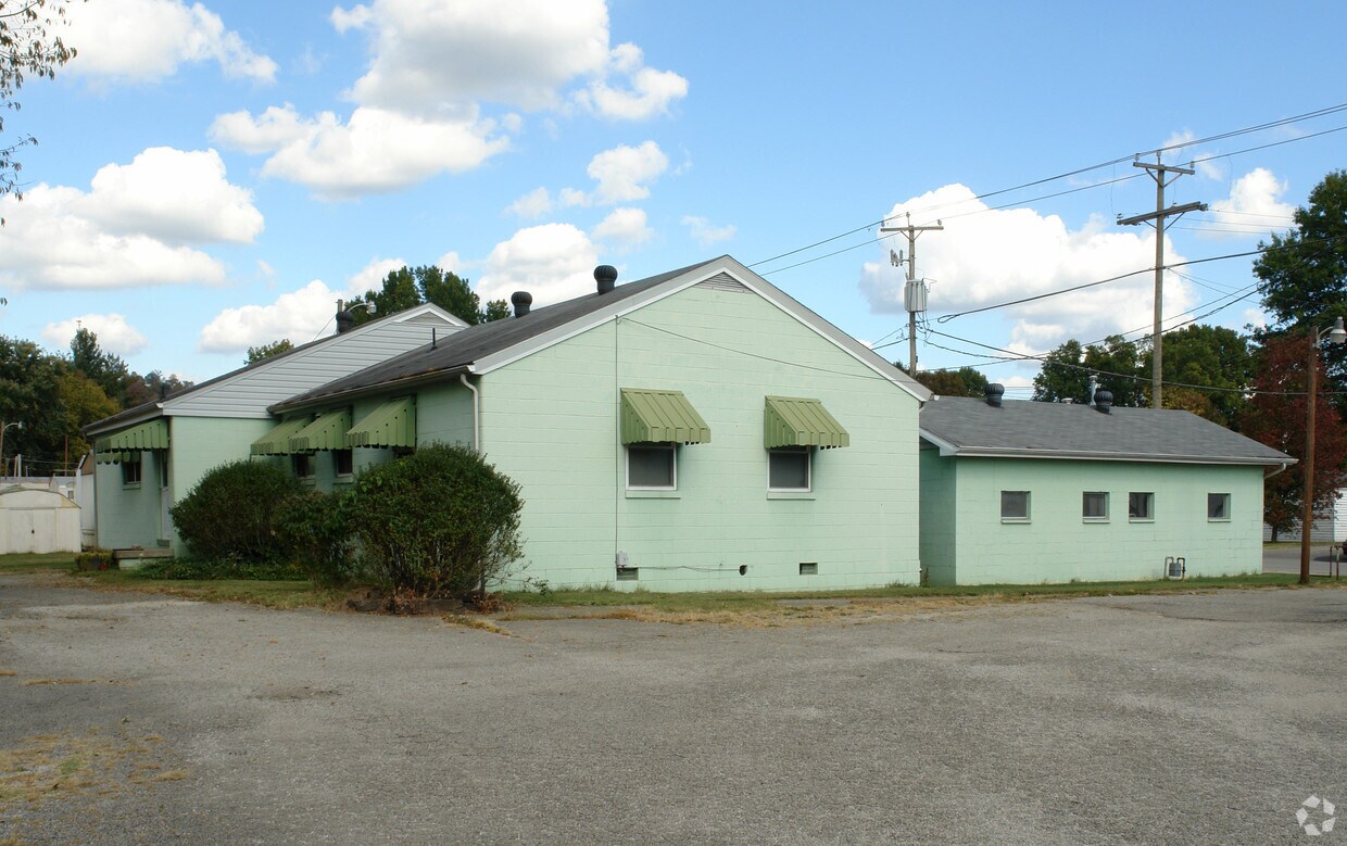 Building Photo - 250 6th St W