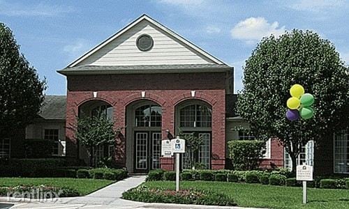 Building Photo - 500 Airtex Dr