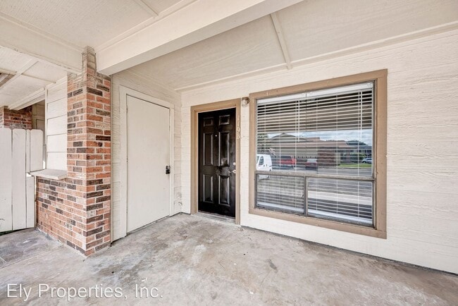 Building Photo - 1 br, 1 bath House - 1705 Crossing Place #119