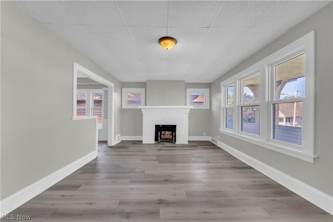 Foto del edificio - 2133 W 98th St