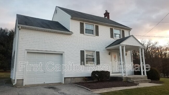 Building Photo - 3394 Druck Valley Rd