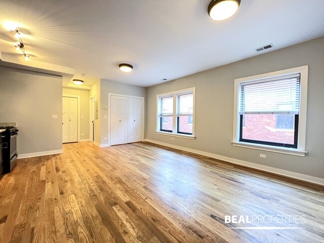 Building Photo - 2203 W Eastwood Ave