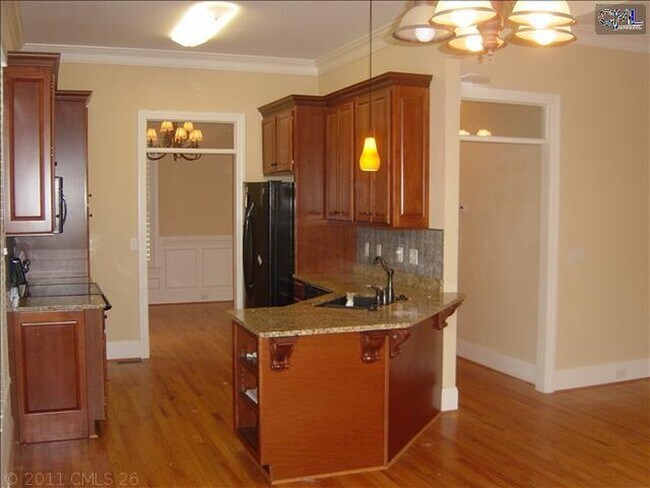 Building Photo - 327 Lake Carolina Blvd