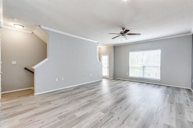 Building Photo - 9200 Westheimer Rd