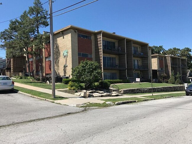 Foto del edificio - 4944 Grand Ave