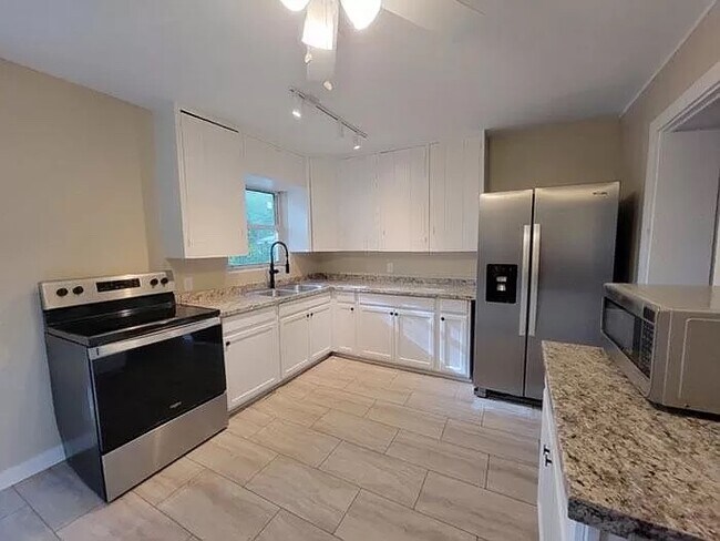 Foto del edificio - 253 Lovelace Dr