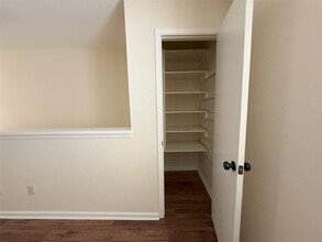 Building Photo - 2100 Wilcrest Dr