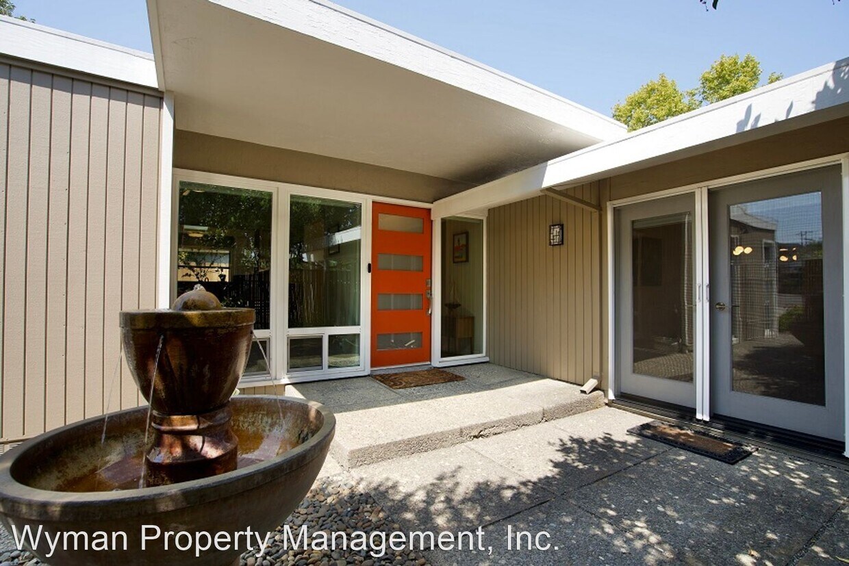 Primary Photo - 4 br, 2 bath House - 660 Webber Street