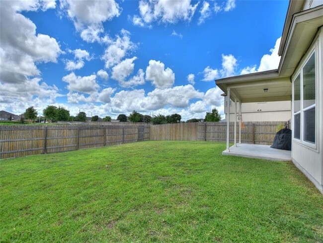 Building Photo - 332 Foster Ln