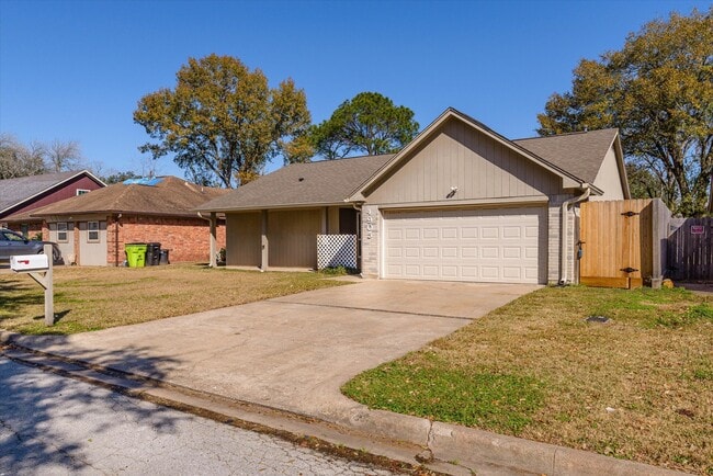 Building Photo - 4905 Woodway Ave