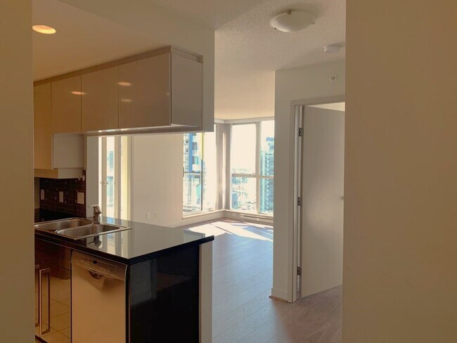 Photo du bâtiment - 1408 Strathmore Mews