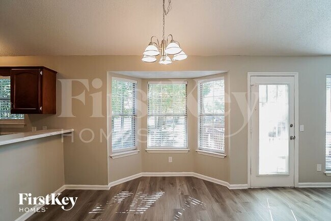 Foto del edificio - 618 Rocky Ridge Cir