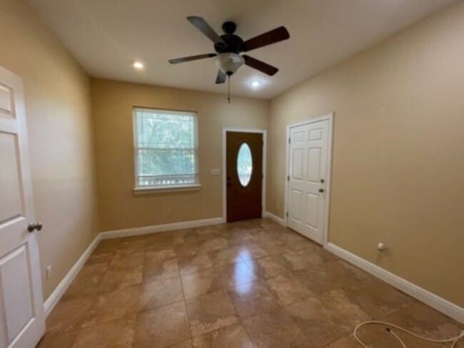 Building Photo - 1 bed 1 bath in Rural Setting-ALL Utilitie...