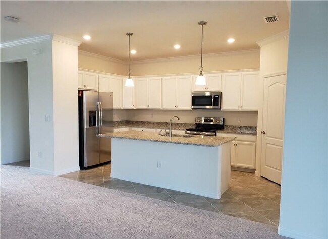 Building Photo - 9238 Shadow Oak Ln