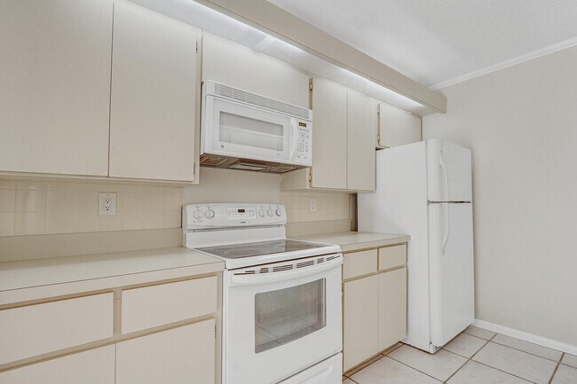 Building Photo - 3026 30th Ct