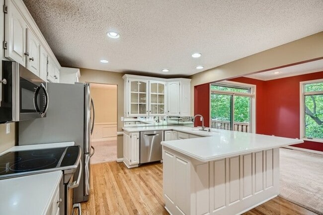 Foto del edificio - 116 Krestwood Drive, Burnsville, MN, 55337