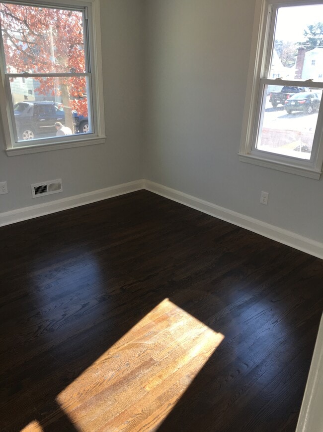 Foto del edificio - 5938 Clayton Ave