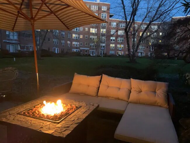 Foto del edificio - 2500 Q St NW
