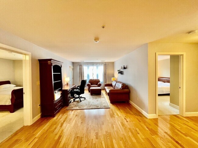 Foto del edificio - 318 Rindge Ave