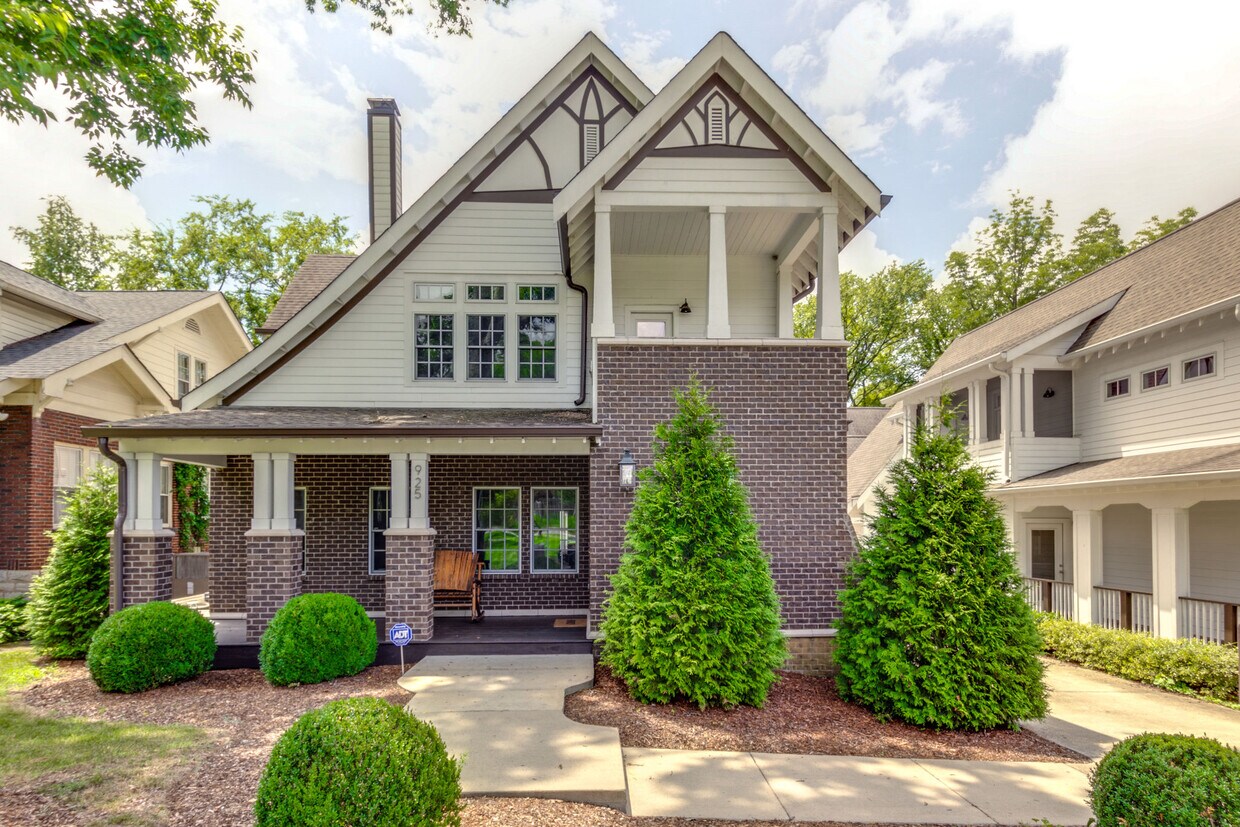 Foto principal - 925A Kirkwood Ave