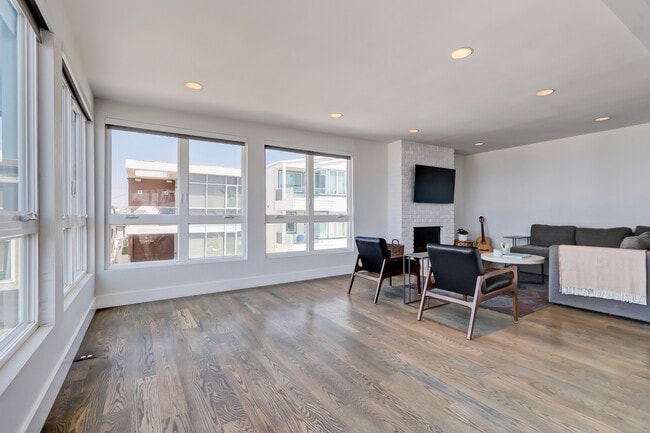 320 21st Street, Manhattan Beach - 320 21st St