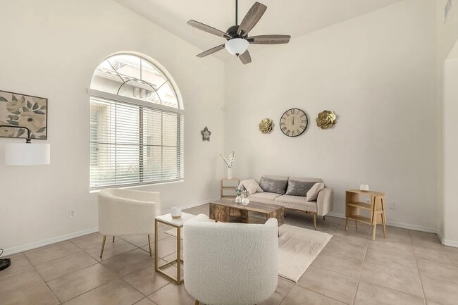 Foto del edificio - 16017 N 19th Dr