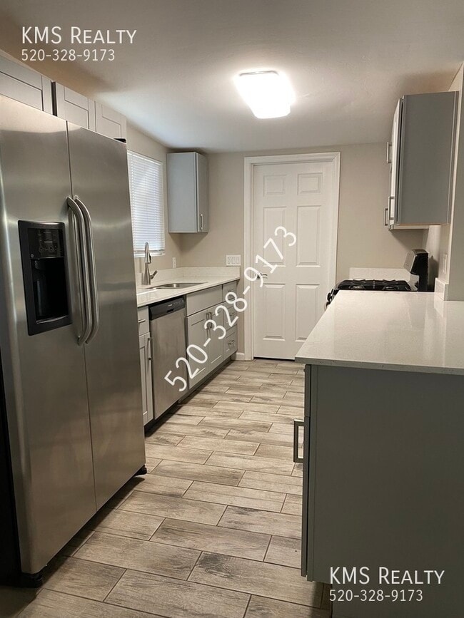 Building Photo - 4 Beds / 2 Bath - OWNER/AGENT