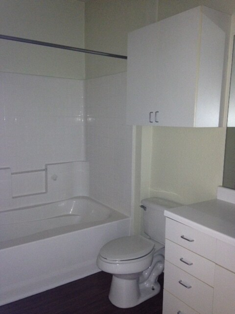 Building Photo - Large Spacious 1 Bedroom Condo with Pool View in Downtown Orlando