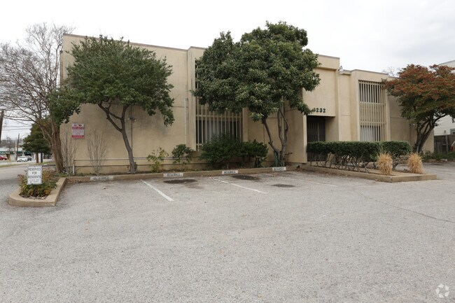 Foto del edificio - 4232 Rawlins St