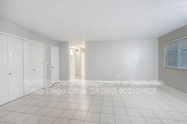 Building Photo - 804 N Pacific St
