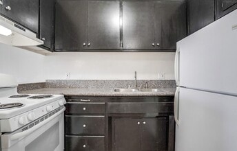 Building Photo - 3715 W 27th St