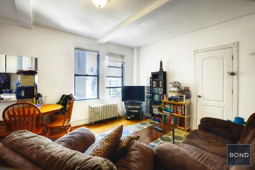 Foto del edificio - 702 W End Ave