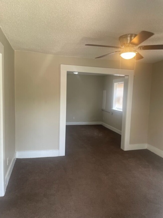 Foto del edificio - Newly Rehabbed 2 Bedroom 1 Bath | North Me...