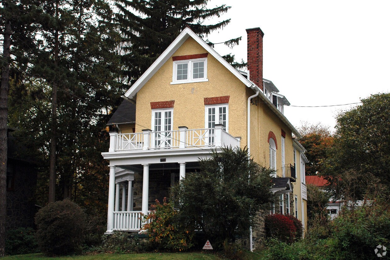 427 E Mount Airy Ave, Philadelphia, PA 19119 Apartments in