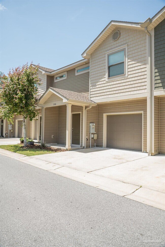 Building Photo - 3508 Mossy Oak Villas Cir