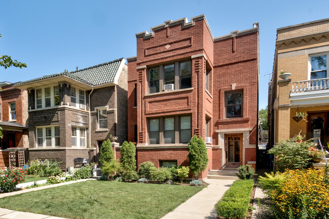 Building Photo - 4445 N California Ave