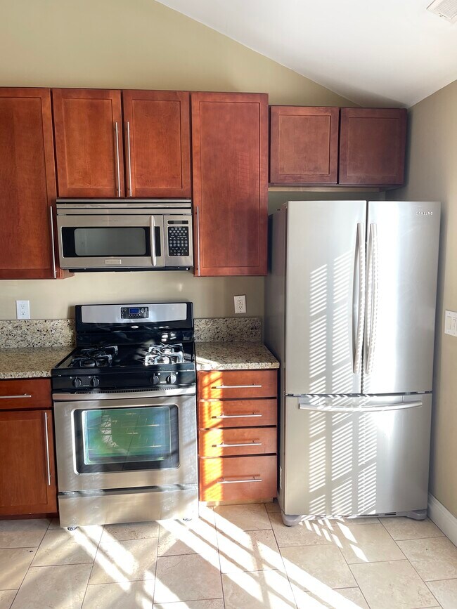 8142 Whitburn Dr Unit 203, Clayton, MO 63105 Condo for Rent in