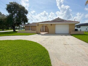 Building Photo - 5029 Pelican Dr
