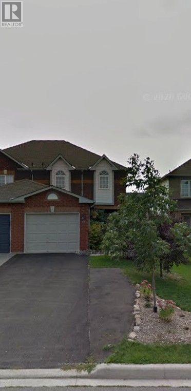 Building Photo - 135 Mowat Crescent
