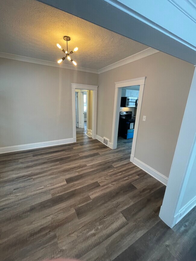 Dining room connected to kitchen - 3185 Sycamore Rd