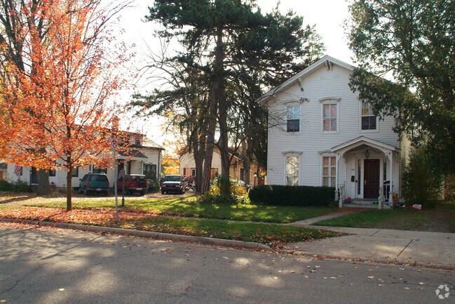 Building Photo - 501 W 3rd St