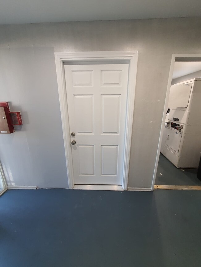 2518 5th W St Unit 100, Los Angeles, CA 90057 Apartments in Los