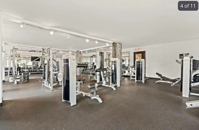 Foto del edificio - 700 E 8th St