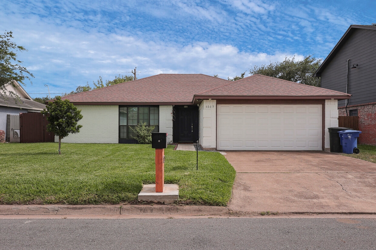 Primary Photo - 1517 Robin Ave